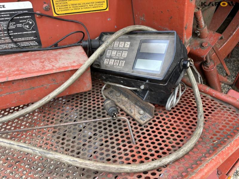 Fiatagi Hesston 4900 bigballepresser med ballevogn 68