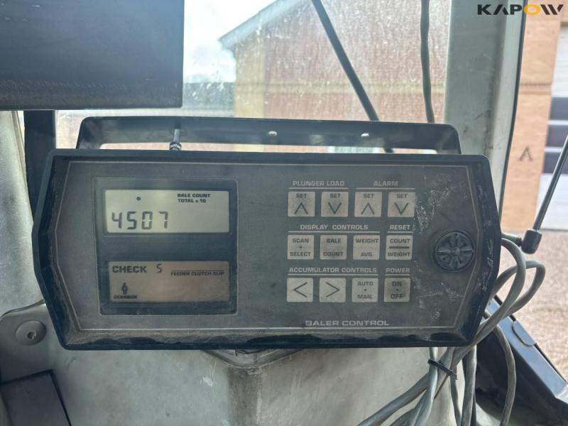 Fiatagi Hesston 4900 bigballepresser med ballevogn 71