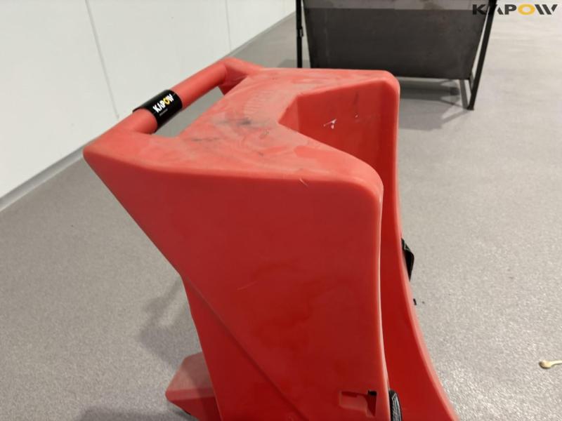 Flaskevogn og holder 11