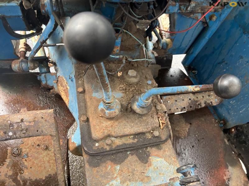 Ford 3000 traktor 21