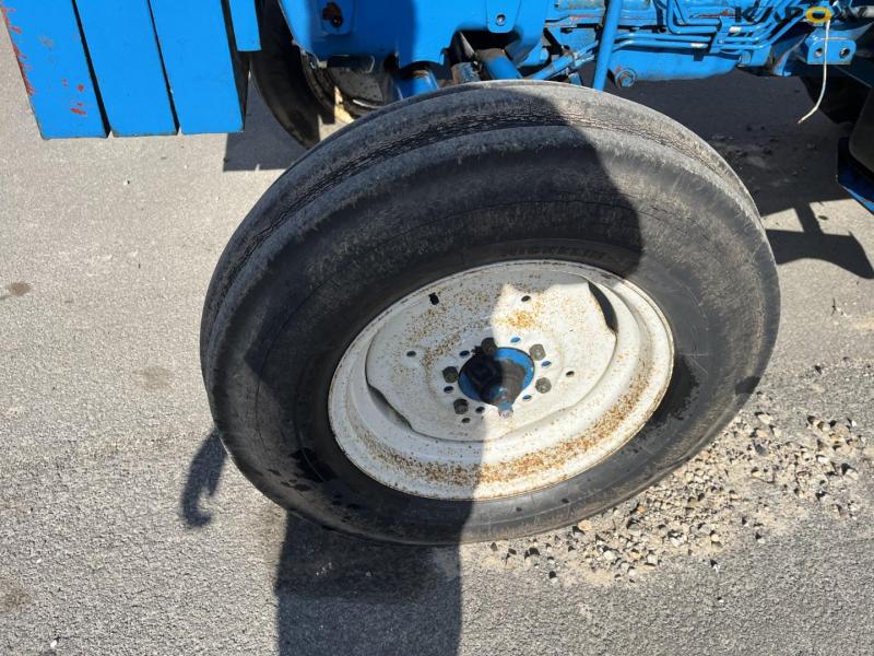 Ford 5610 Force II traktor 13