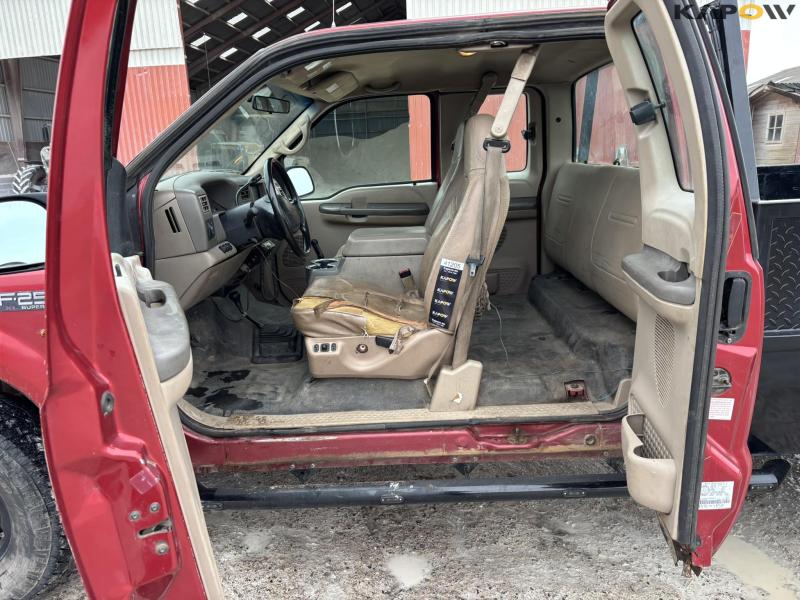 Ford F-250 XL Super Duty pickup Diesel 73