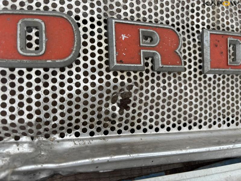 Ford frontgrill 5