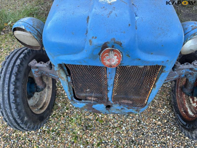 Fordson Dexta diesel traktor 10