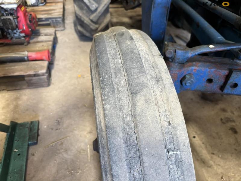 Fordson Dexta med frontlæsser 19