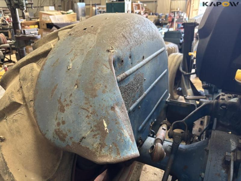 Fordson Dexta med frontlæsser 38