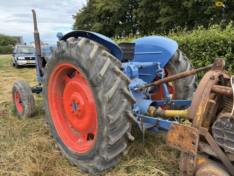 Fordson Rower Major traktor 7