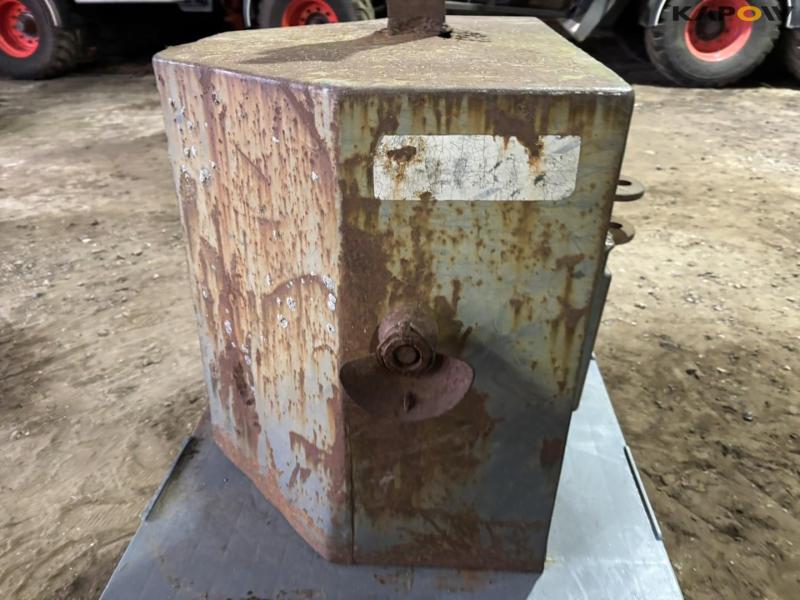 Frontklods 650 kg 16