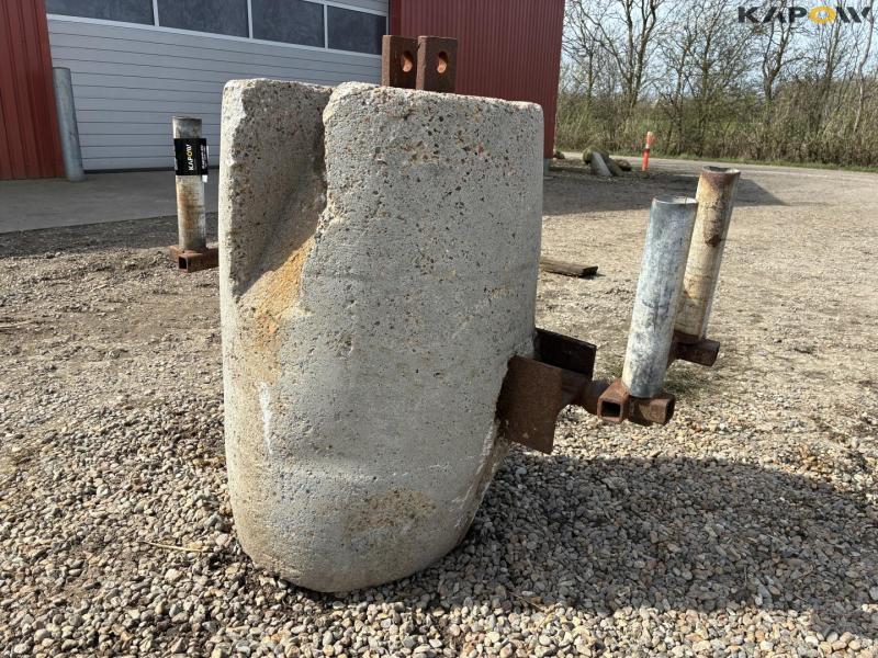 Frontklods i beton 1