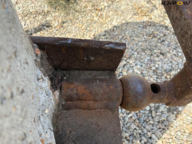 Frontklods i beton 8