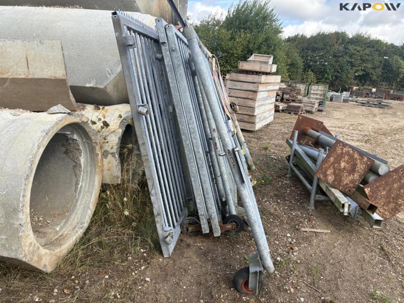 Galvaniseret låger med fødder 4