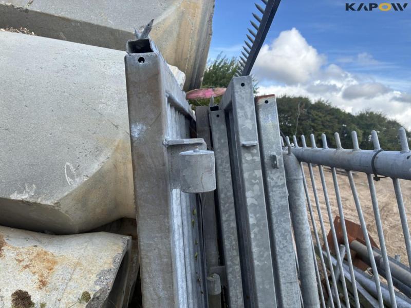 Galvaniseret låger med fødder 18