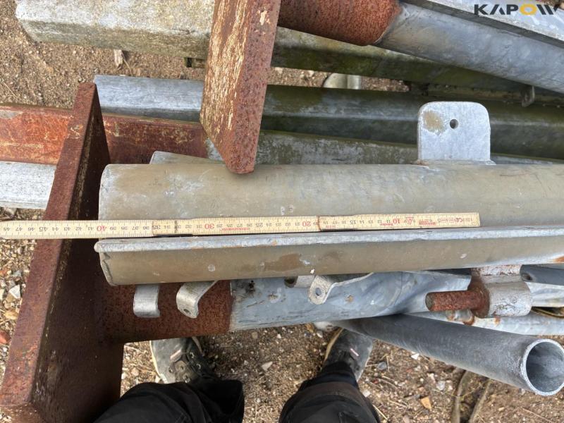 Galvaniseret låger med fødder 34