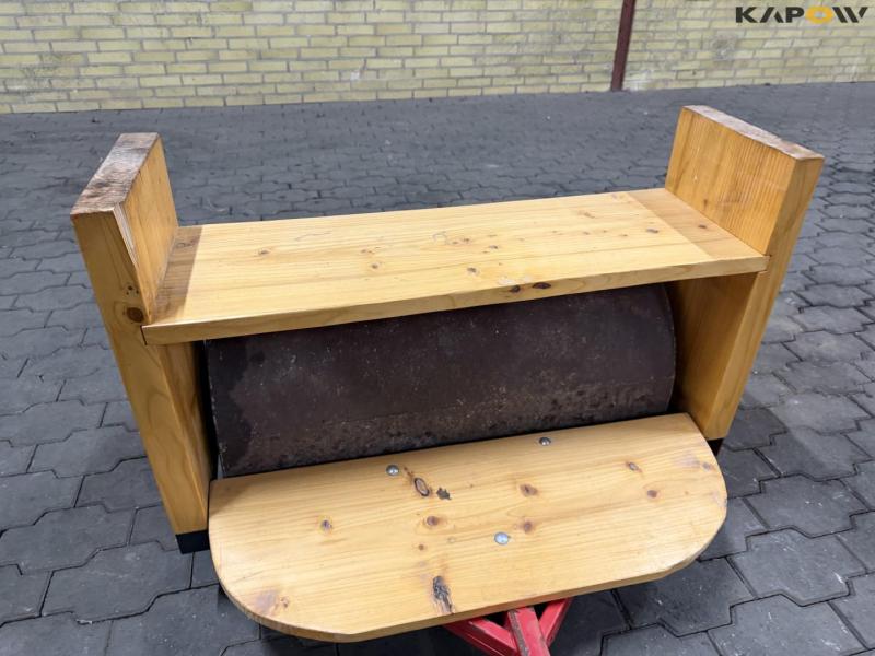 Græstomle med siddeplads 12