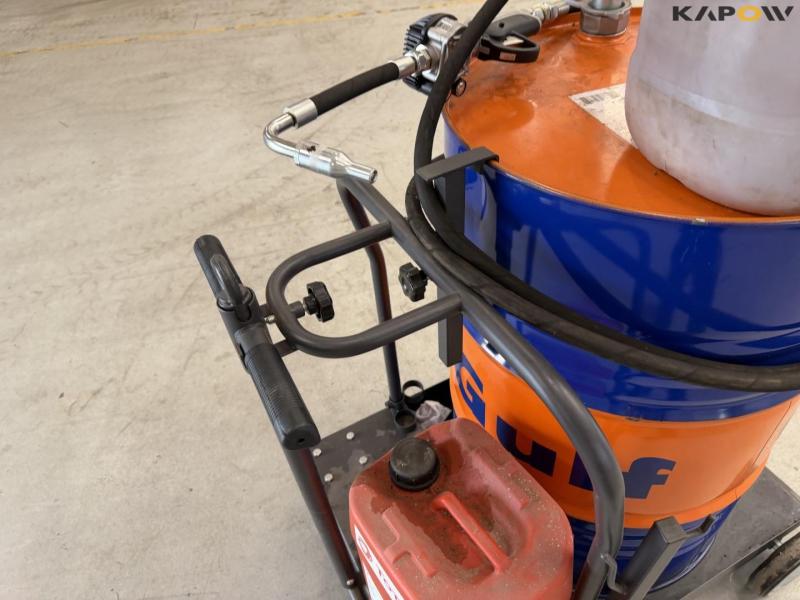 Gulf 15W-40 motorolie med pumpe og vogn 18