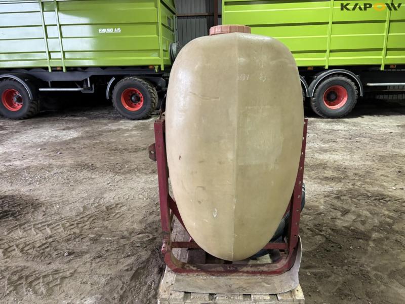 Hardi NK800 tank med slange 8