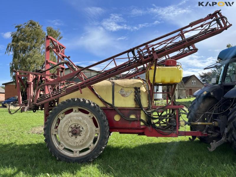 Hardi TZY2400 trailersprøjte med 20 meter bom 3