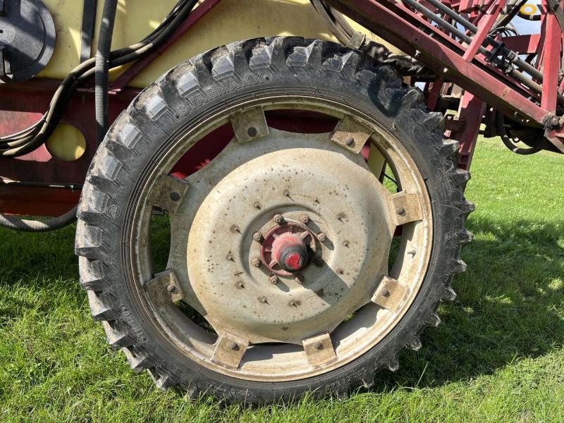Hardi TZY2400 trailersprøjte med 20 meter bom 8