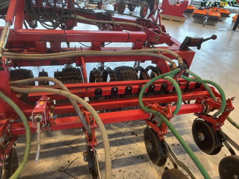 HE-VA seeder grubber 4meter 49