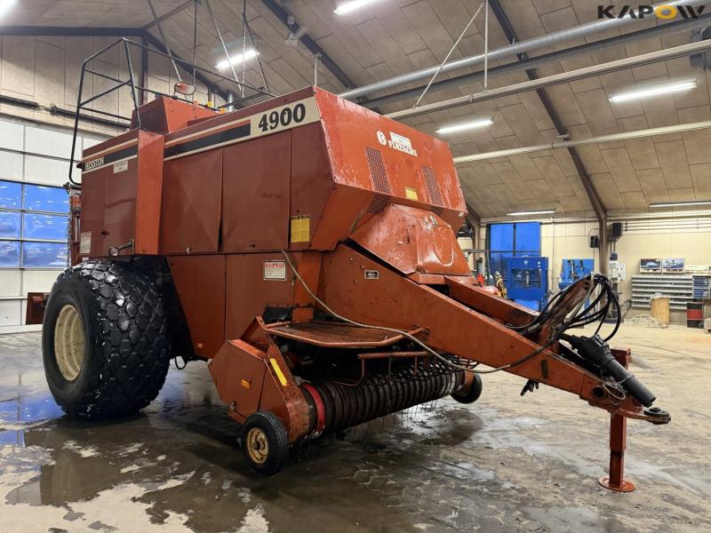 Hesston 4900 bigballe presser 3