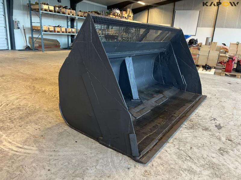 Højtipskovl med Volvo hitch 3