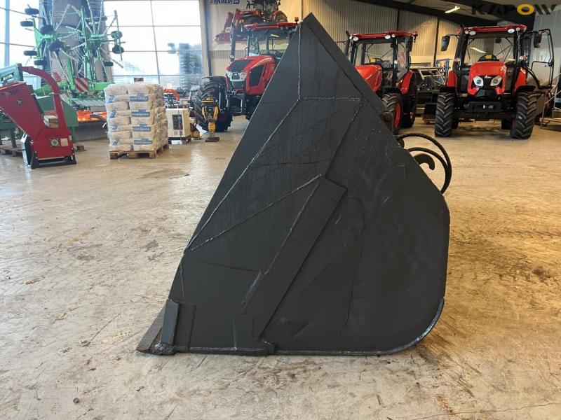 Højtipskovl med Volvo hitch 8