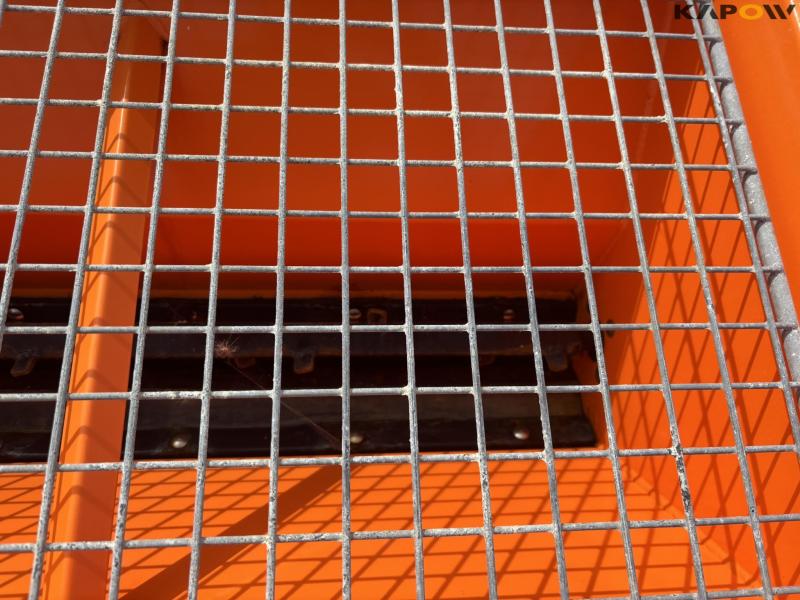 Holder C 2.34 med kost og saltudlægger 56