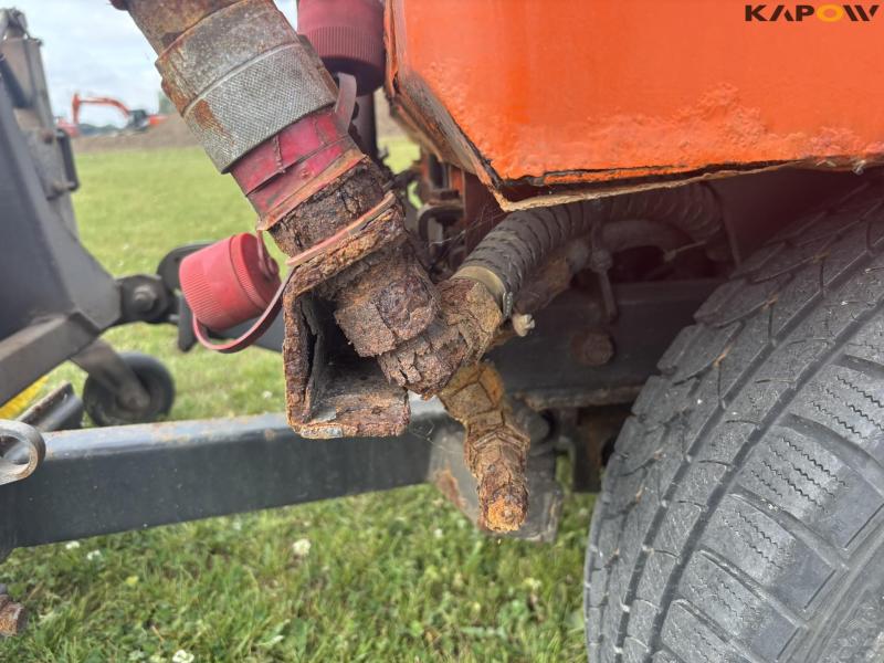 Holder C 2.34 med kost og saltudlægger 82