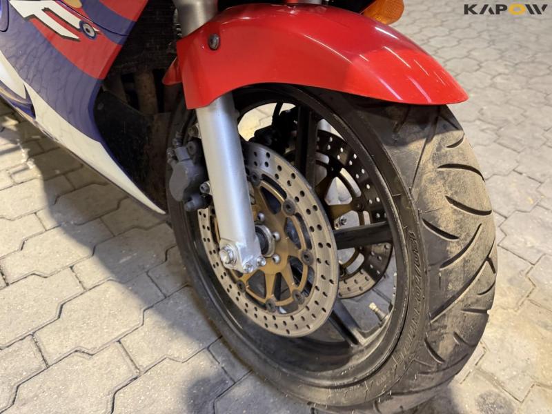 Honda CBR600F motorcykel 16