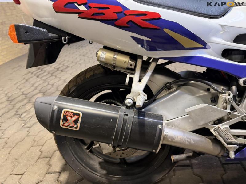 Honda CBR600F motorcykel 19