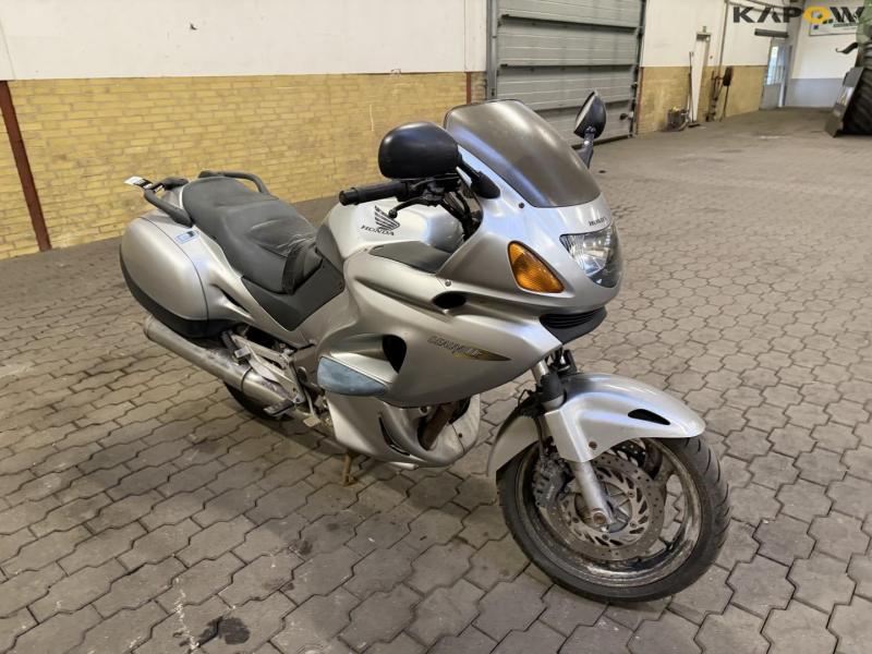 Honda RC47 motorcykel 3