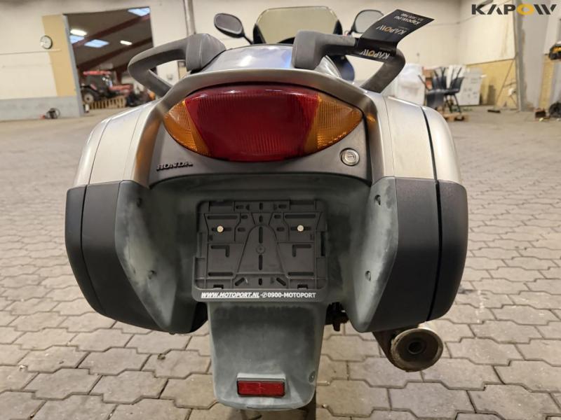 Honda RC47 motorcykel 22