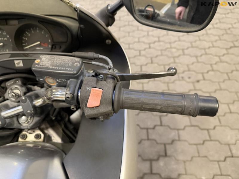 Honda RC47 motorcykel 27