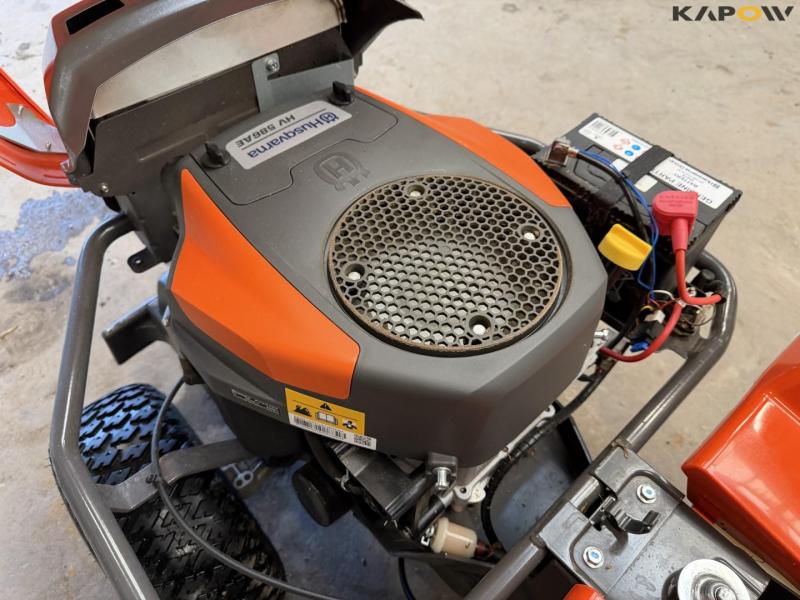 Husqvarna R216T AWD græsklipper 22