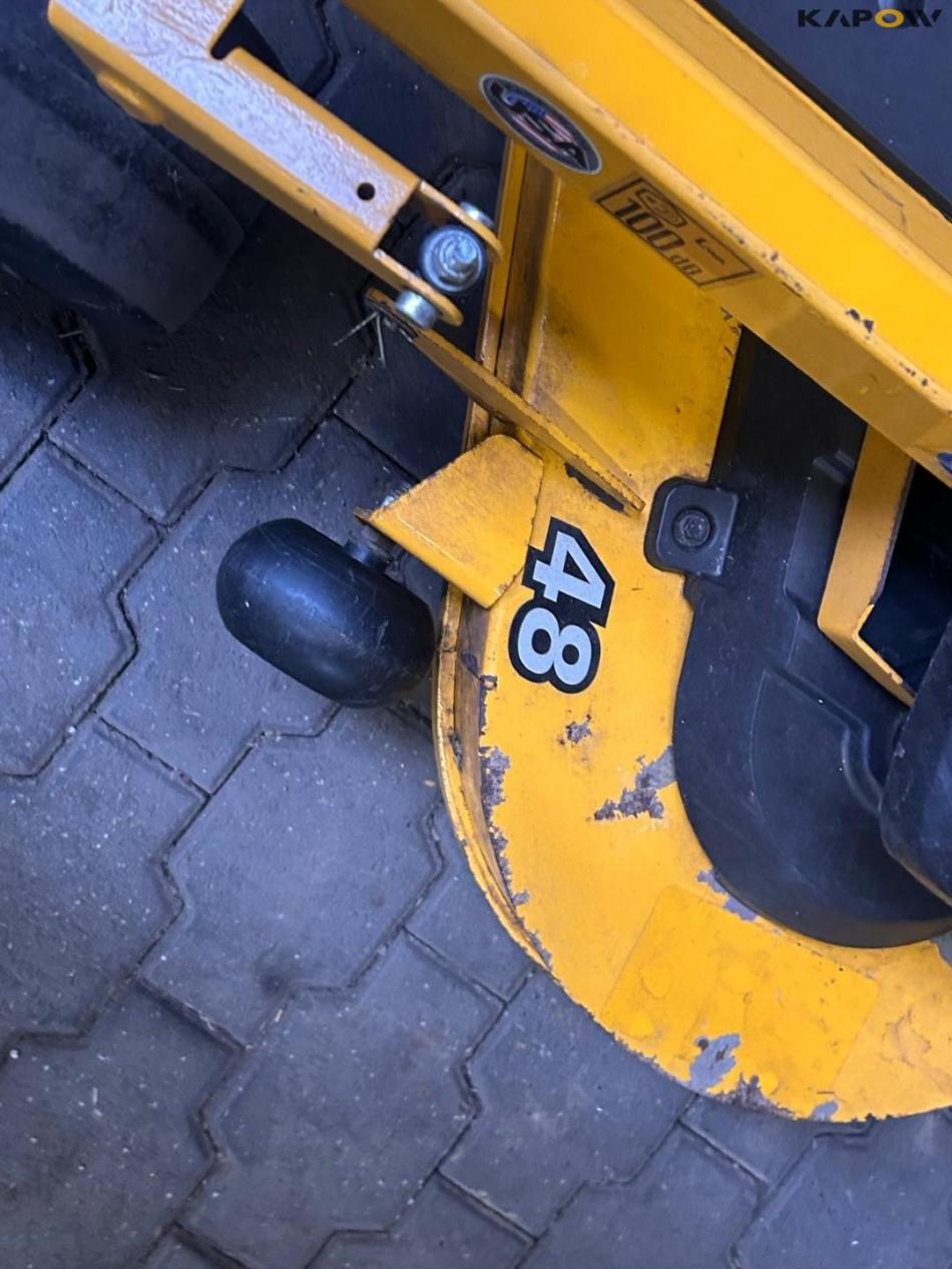 Hustler Raptor 48