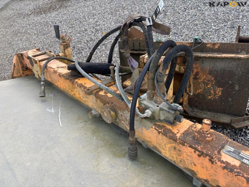 HWM fejemaskine med hydraulisk sideskift 9
