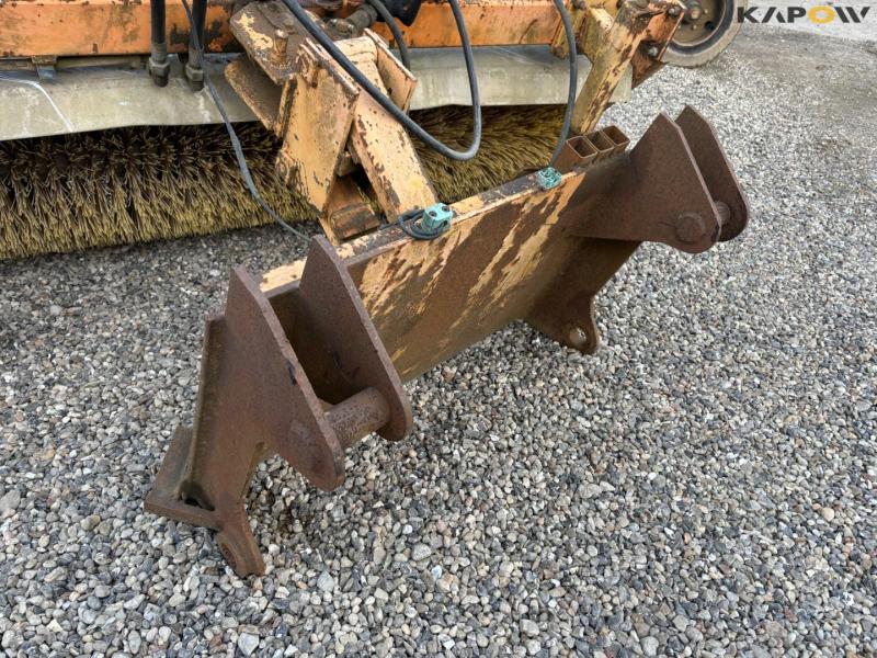 HWM fejemaskine med hydraulisk sideskift 11