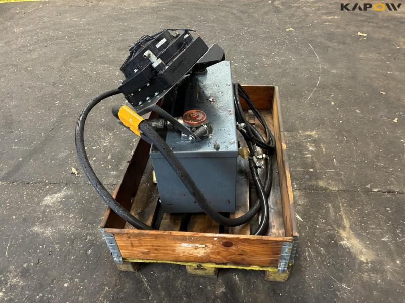Hydrauliktank med køler 6