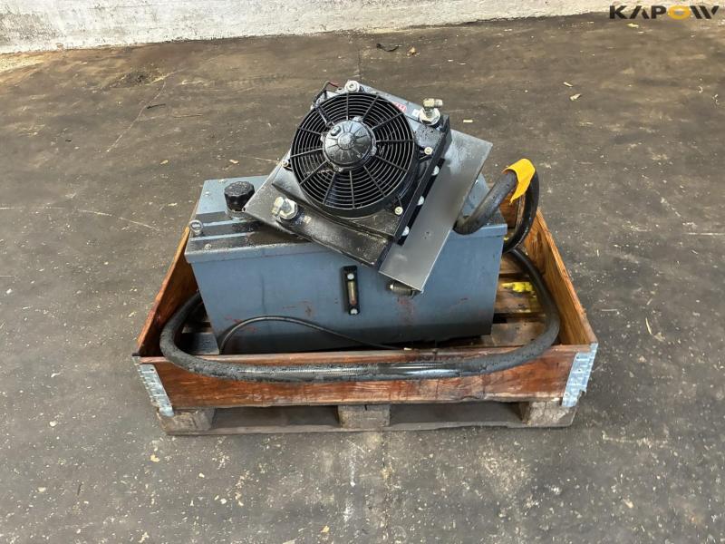 Hydrauliktank med køler 8