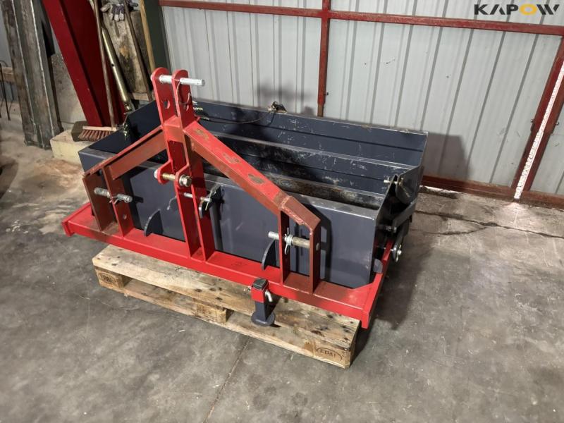 Hydraulisk bagtipskovl 1