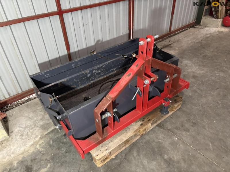 Hydraulisk bagtipskovl 3