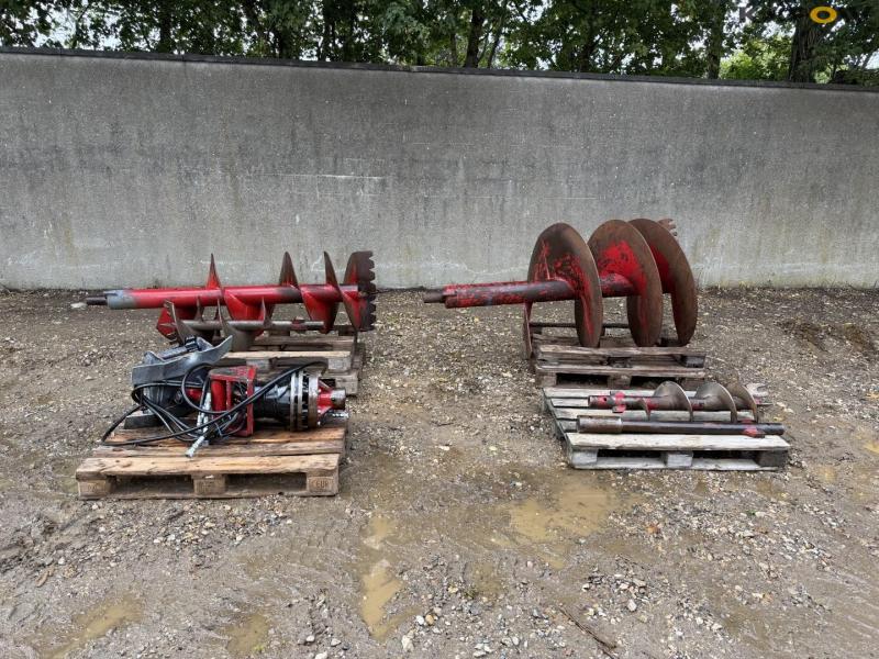 Hydraulisk jordbor med Hydrema hitch 2