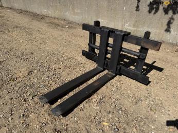 Hydraulisk pallegafler med Volvo hitch