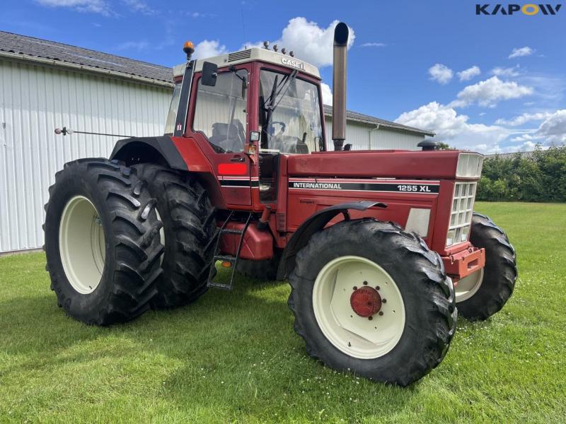 IH 1255 traktor med tvillinghjul 3
