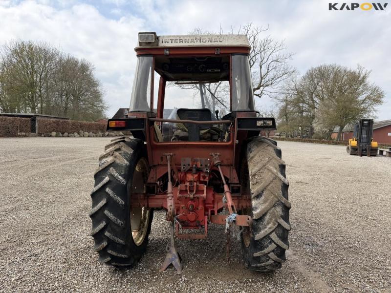 IH 685 XL traktor med frontlæsser 6