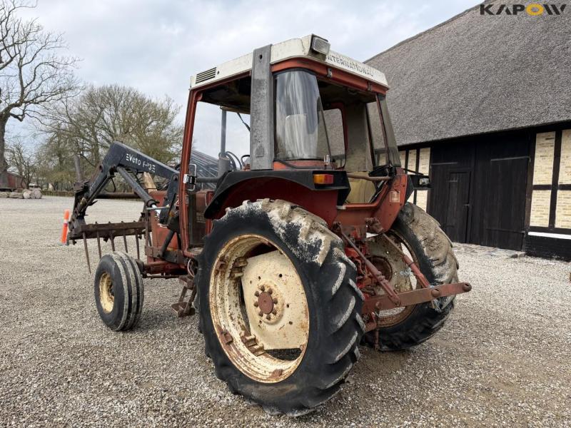 IH 685 XL traktor med frontlæsser 7