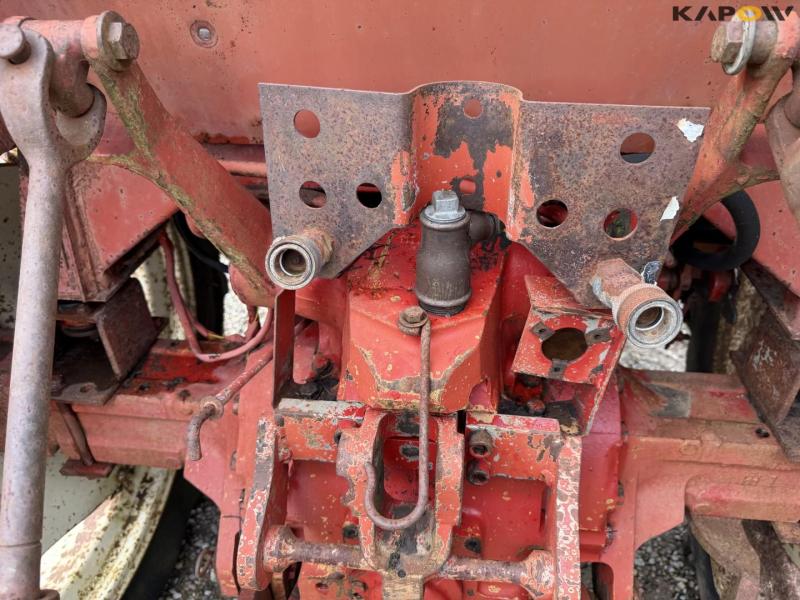 IH 685 XL traktor med frontlæsser 27