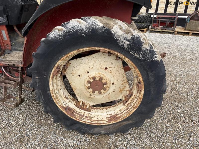 IH 685 XL traktor med frontlæsser 50
