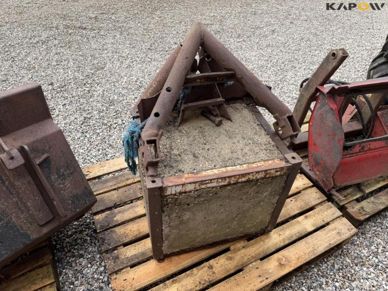 IH 685 XL traktor med frontlæsser 63