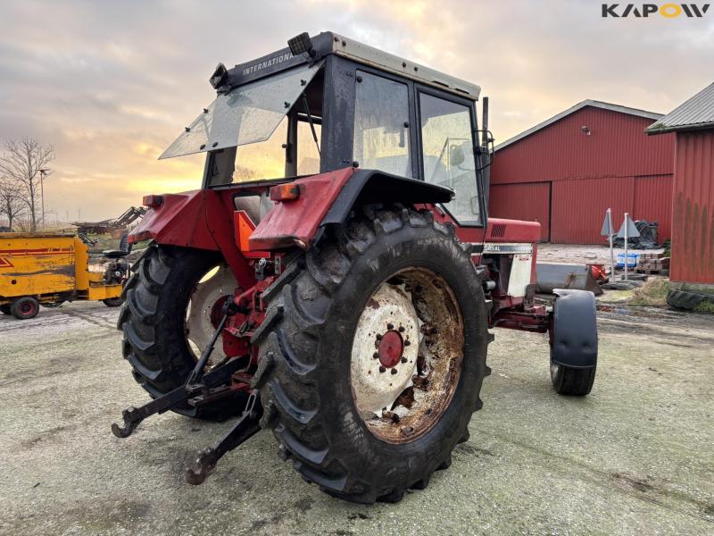 IH 955 2 WD 5